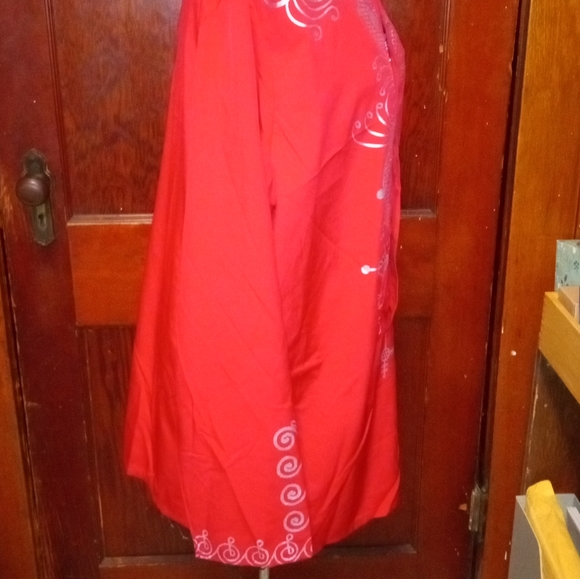 Beautiful red & silver kurtas pyjamas top w/silver buttons band collar no labels - Picture 9 of 12